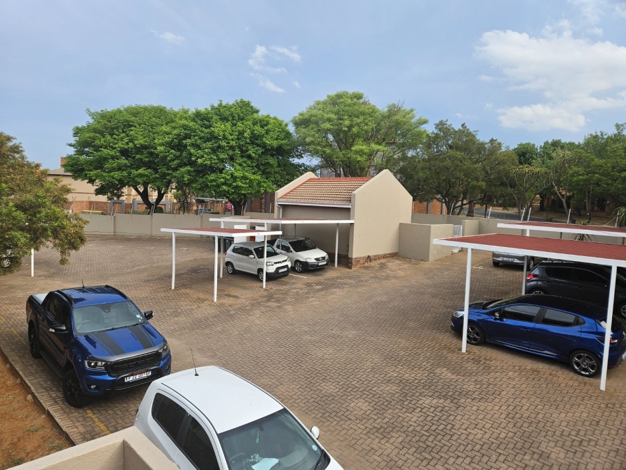 2 Bedroom Property for Sale in Sonneglans Gauteng