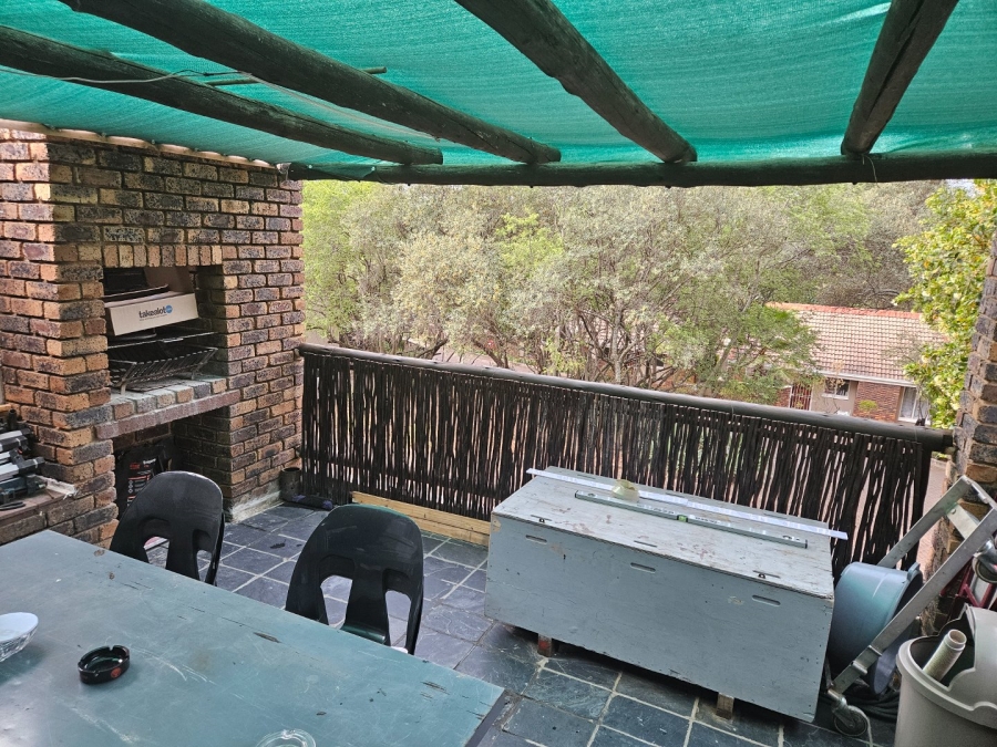 2 Bedroom Property for Sale in Sonneglans Gauteng