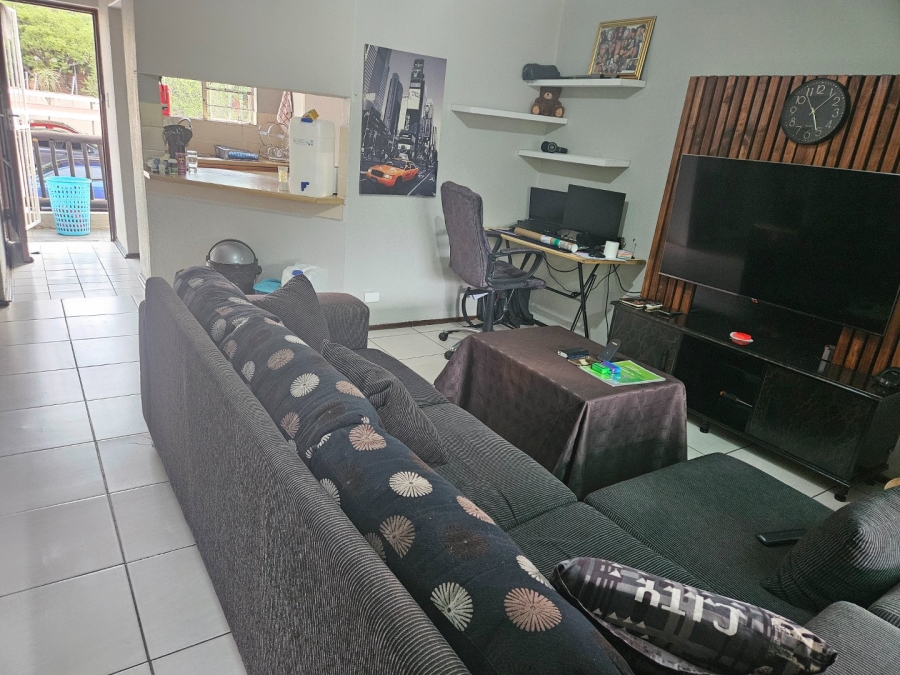 2 Bedroom Property for Sale in Sonneglans Gauteng