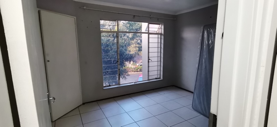 2 Bedroom Property for Sale in Sonneglans Gauteng