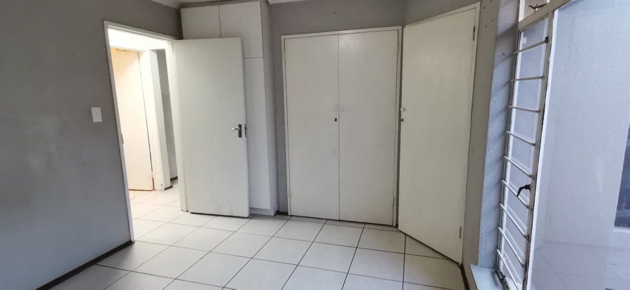 2 Bedroom Property for Sale in Sonneglans Gauteng