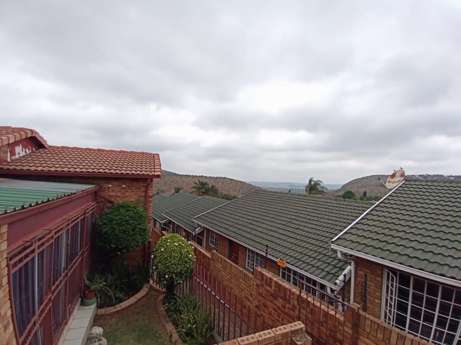 3 Bedroom Property for Sale in Rangeview Gauteng