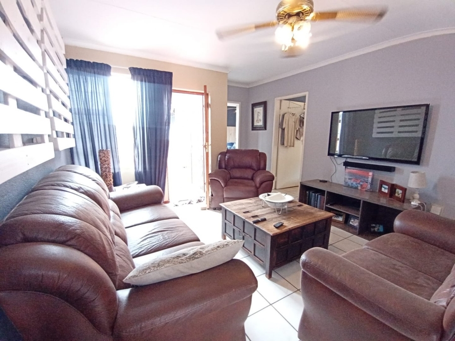 3 Bedroom Property for Sale in Rangeview Gauteng