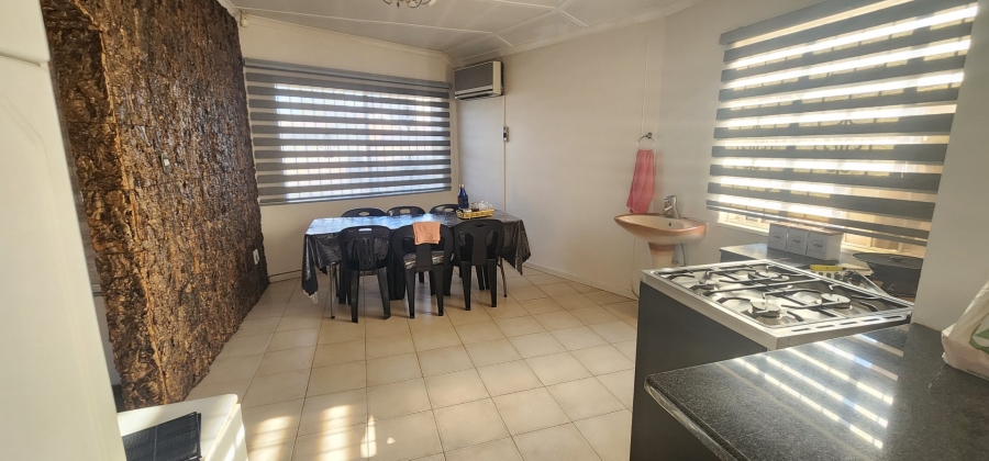 To Let 4 Bedroom Property for Rent in Laudium Gauteng