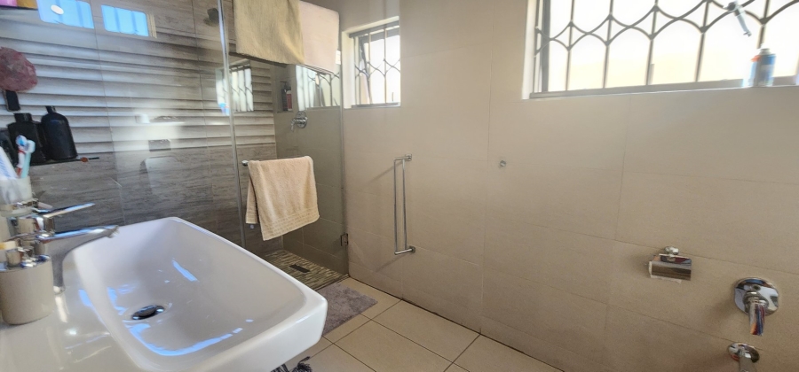 To Let 4 Bedroom Property for Rent in Laudium Gauteng