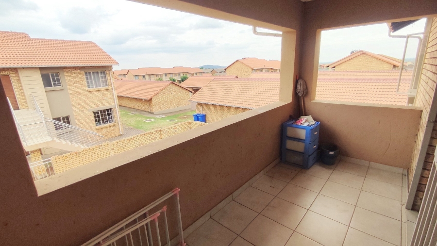 2 Bedroom Property for Sale in Monavoni Gauteng