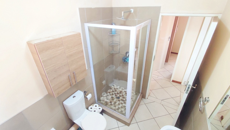 2 Bedroom Property for Sale in Monavoni Gauteng