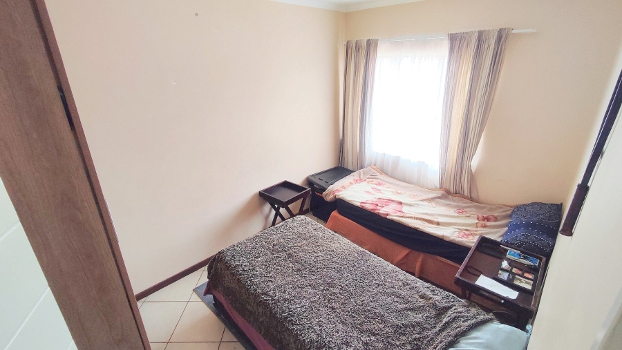 2 Bedroom Property for Sale in Monavoni Gauteng