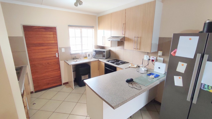 2 Bedroom Property for Sale in Monavoni Gauteng