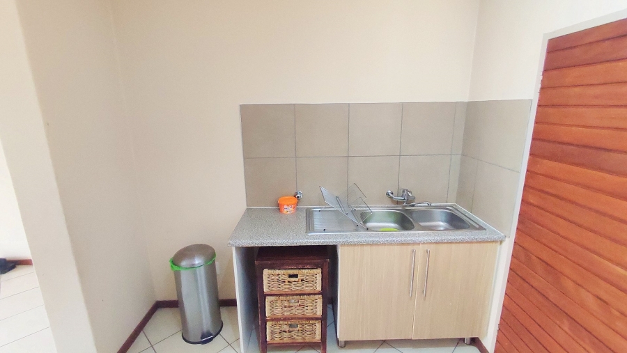 2 Bedroom Property for Sale in Monavoni Gauteng