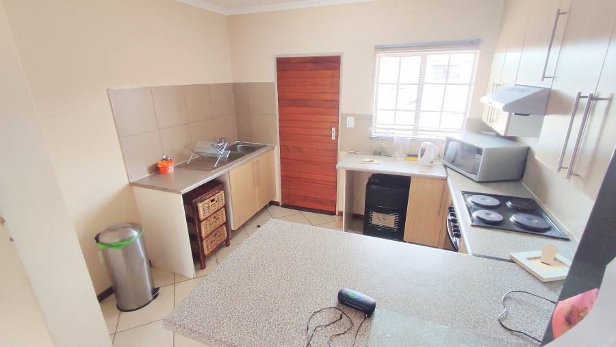 2 Bedroom Property for Sale in Monavoni Gauteng