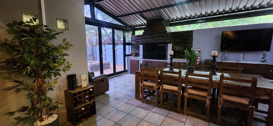 4 Bedroom Property for Sale in Wierda Park Gauteng