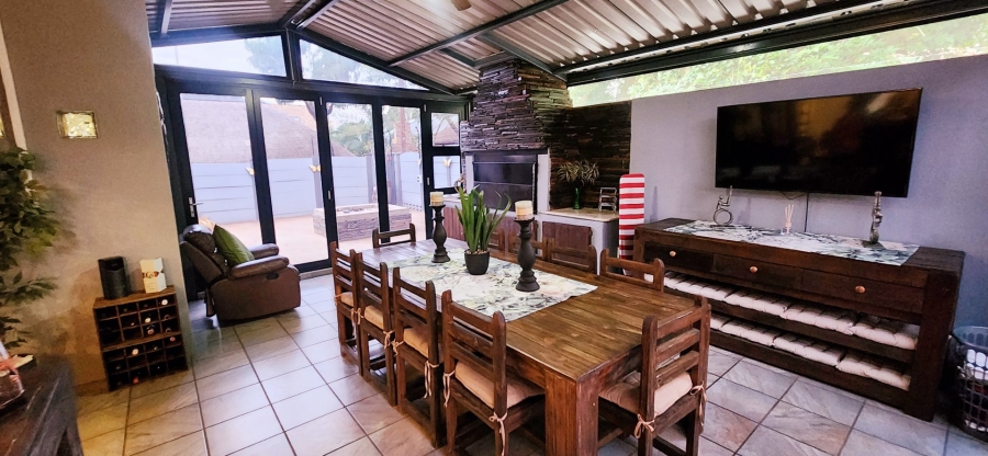 4 Bedroom Property for Sale in Wierda Park Gauteng