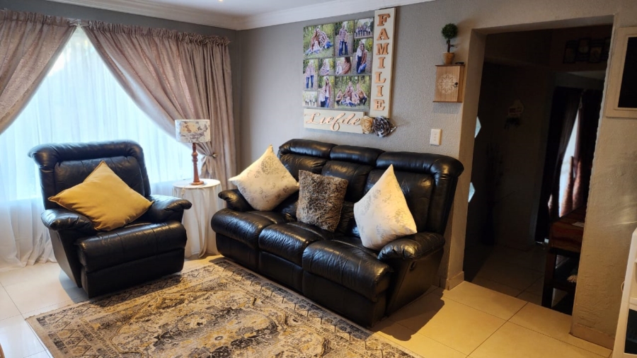 4 Bedroom Property for Sale in Wierda Park Gauteng