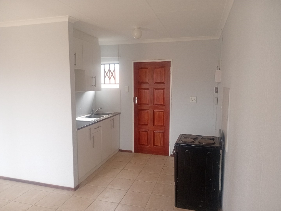 To Let  Bedroom Property for Rent in Cosmo City Gauteng