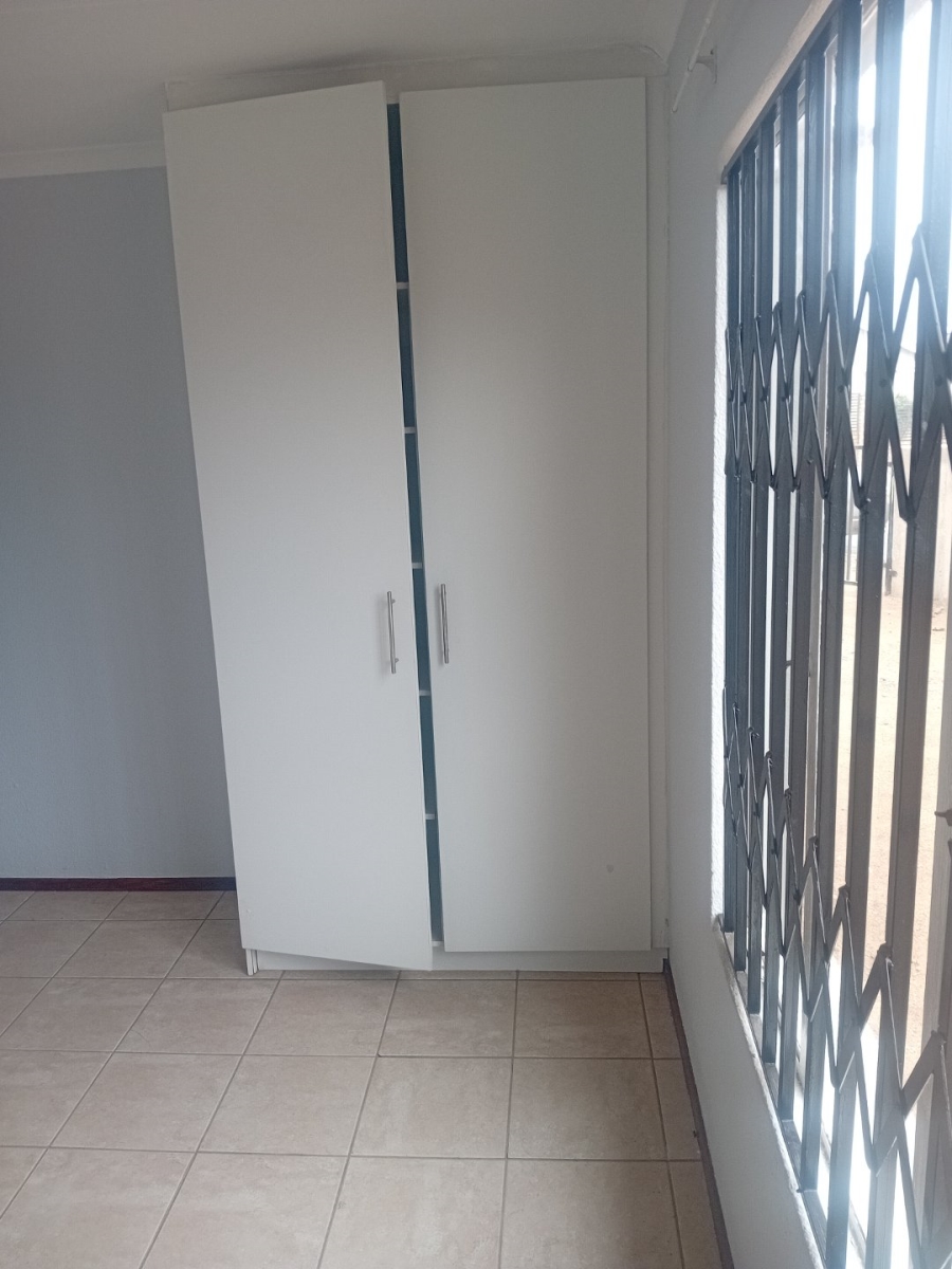 To Let  Bedroom Property for Rent in Cosmo City Gauteng