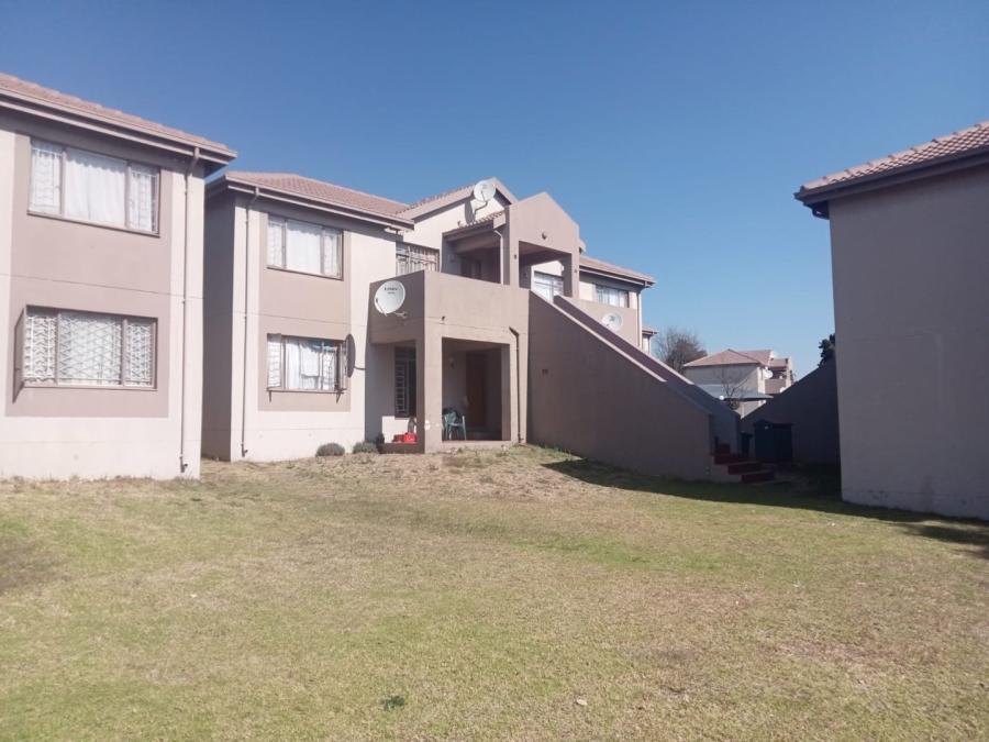 To Let 2 Bedroom Property for Rent in Vorna Valley Gauteng