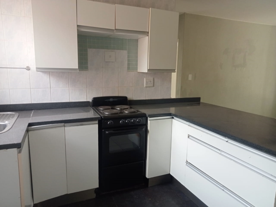 To Let 2 Bedroom Property for Rent in Vorna Valley Gauteng