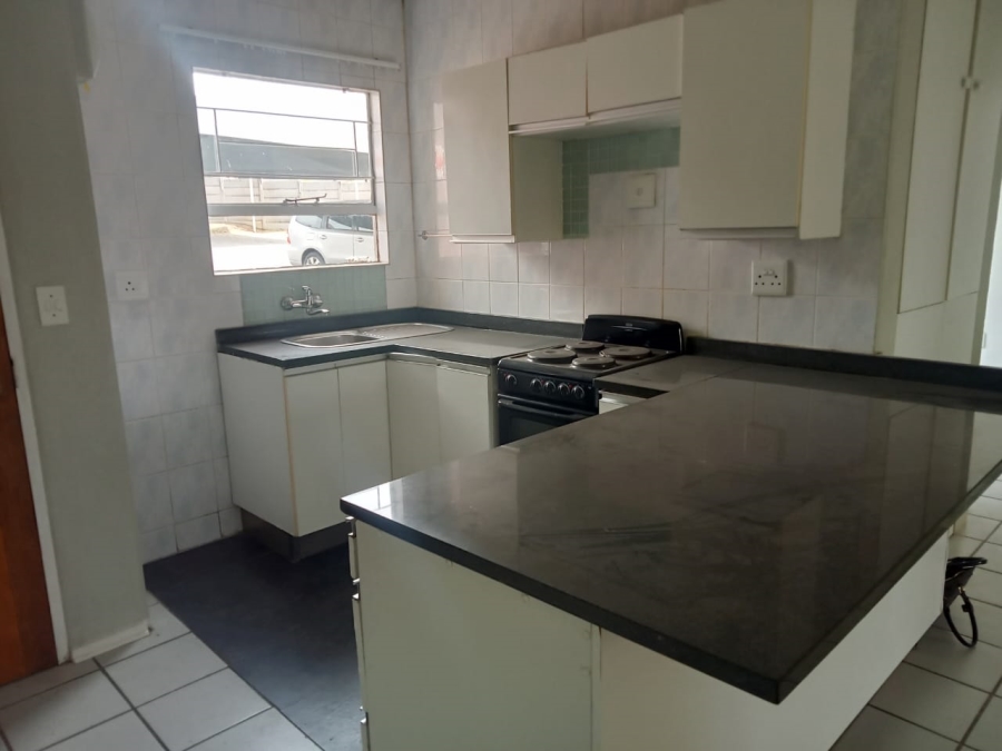 To Let 2 Bedroom Property for Rent in Vorna Valley Gauteng