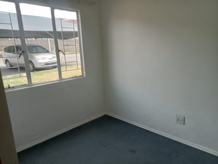 To Let 2 Bedroom Property for Rent in Vorna Valley Gauteng