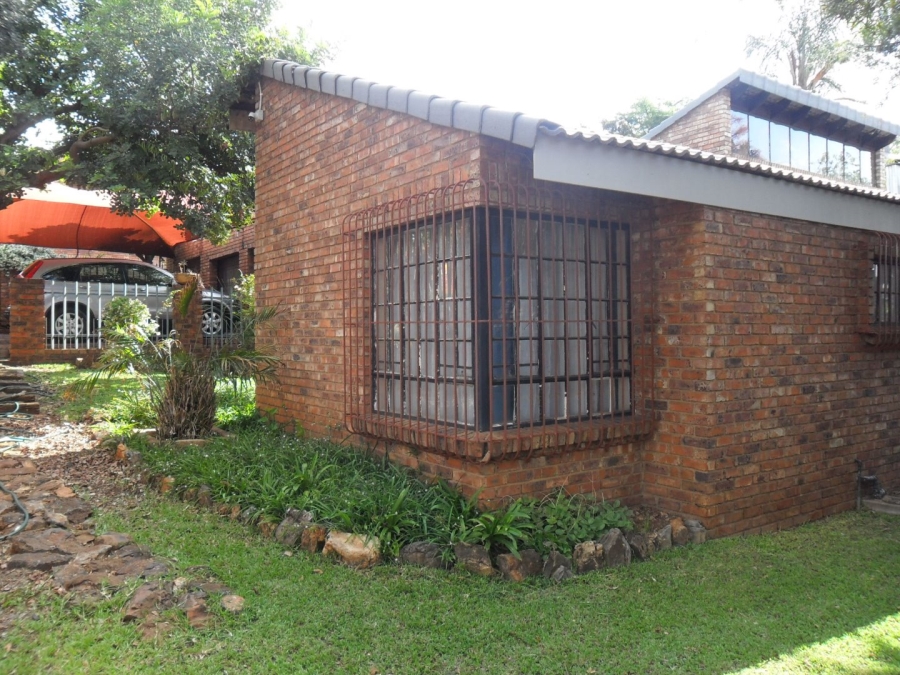 4 Bedroom Property for Sale in Zwartkop Gauteng