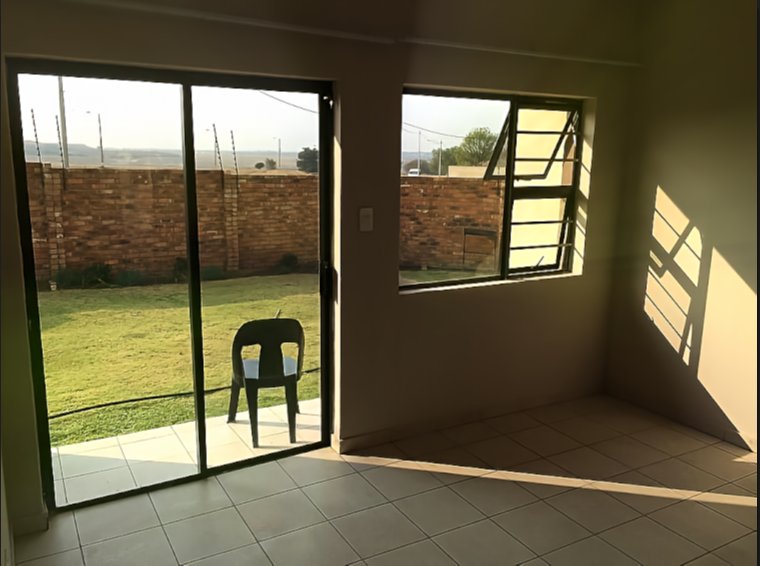 To Let 2 Bedroom Property for Rent in Dunnottar Gauteng