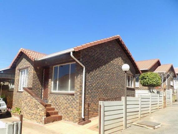 To Let 3 Bedroom Property for Rent in Mondeor Gauteng