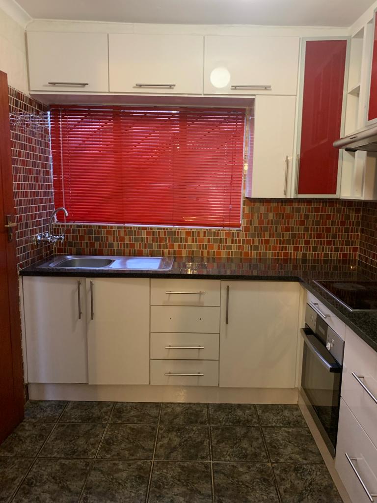 To Let 3 Bedroom Property for Rent in Mondeor Gauteng