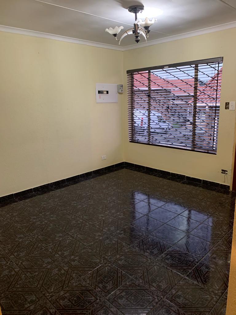 To Let 3 Bedroom Property for Rent in Mondeor Gauteng