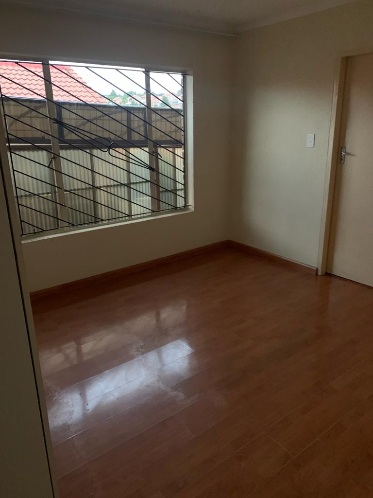 To Let 3 Bedroom Property for Rent in Mondeor Gauteng