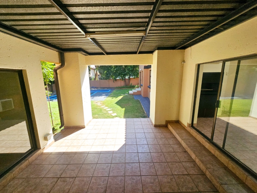 To Let 3 Bedroom Property for Rent in Eldoglen Gauteng