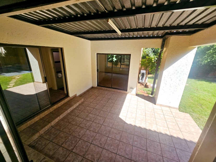 To Let 3 Bedroom Property for Rent in Eldoglen Gauteng