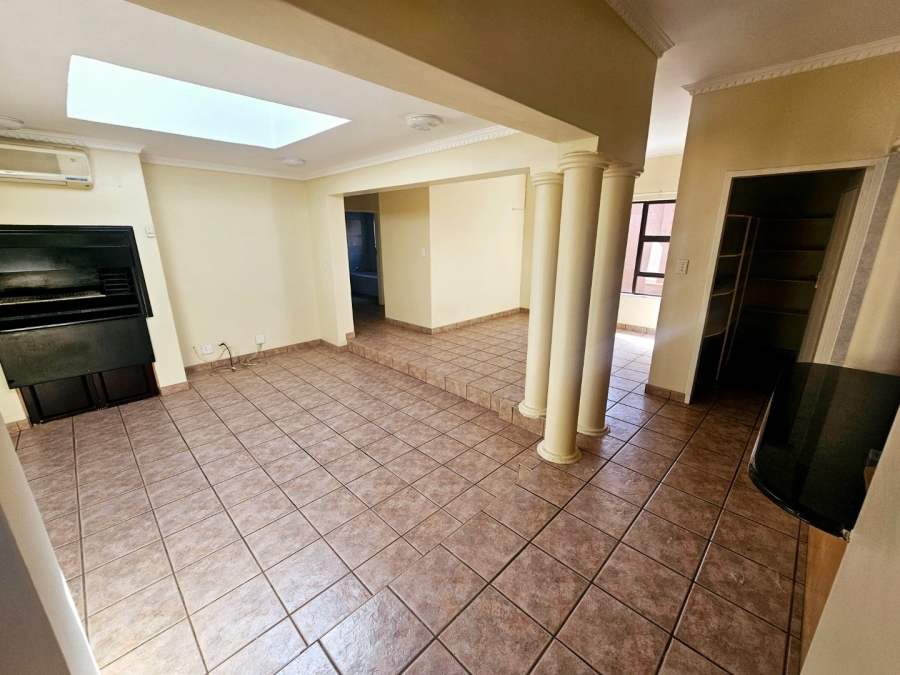 To Let 3 Bedroom Property for Rent in Eldoglen Gauteng