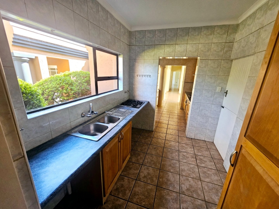 To Let 3 Bedroom Property for Rent in Eldoglen Gauteng