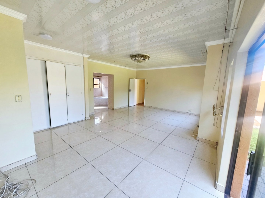 To Let 3 Bedroom Property for Rent in Eldoglen Gauteng