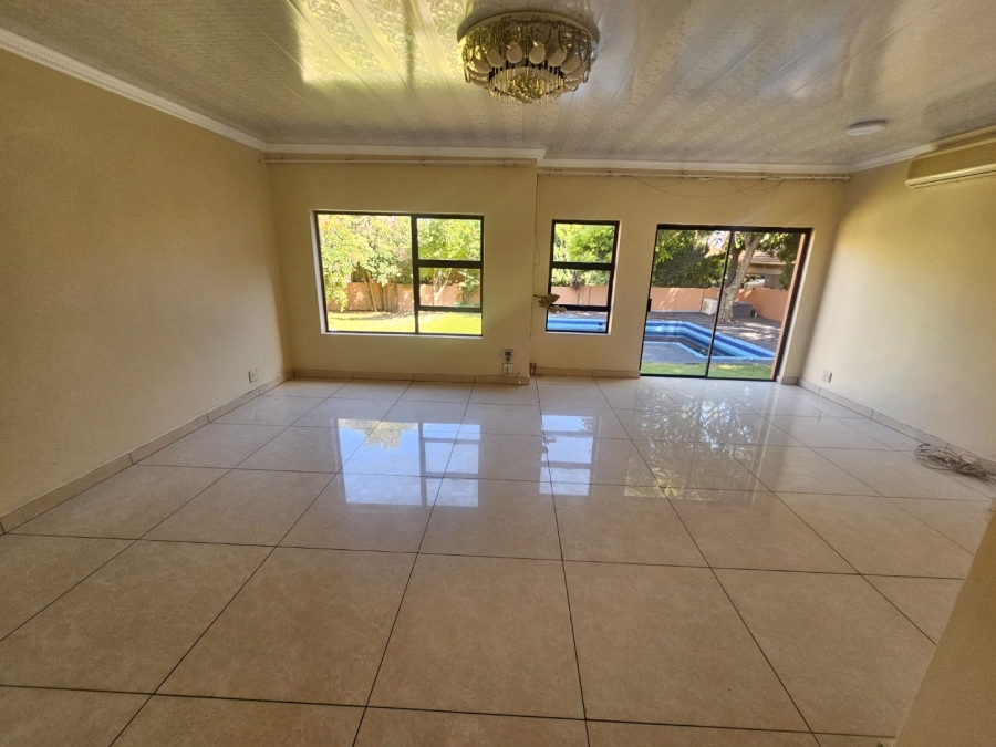 To Let 3 Bedroom Property for Rent in Eldoglen Gauteng