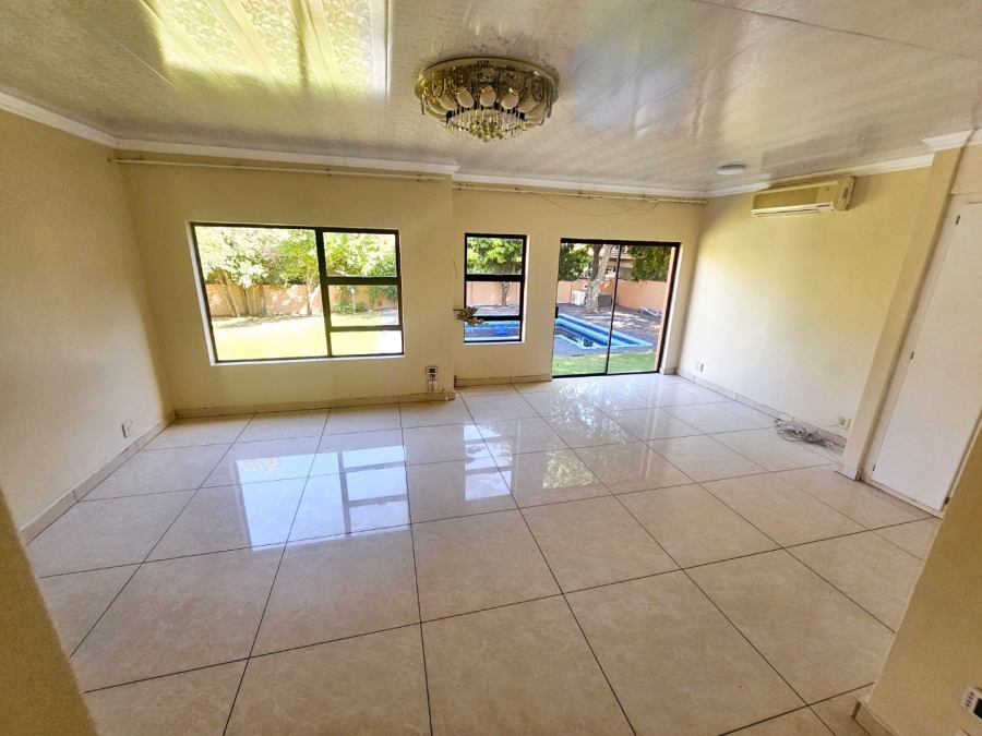 To Let 3 Bedroom Property for Rent in Eldoglen Gauteng