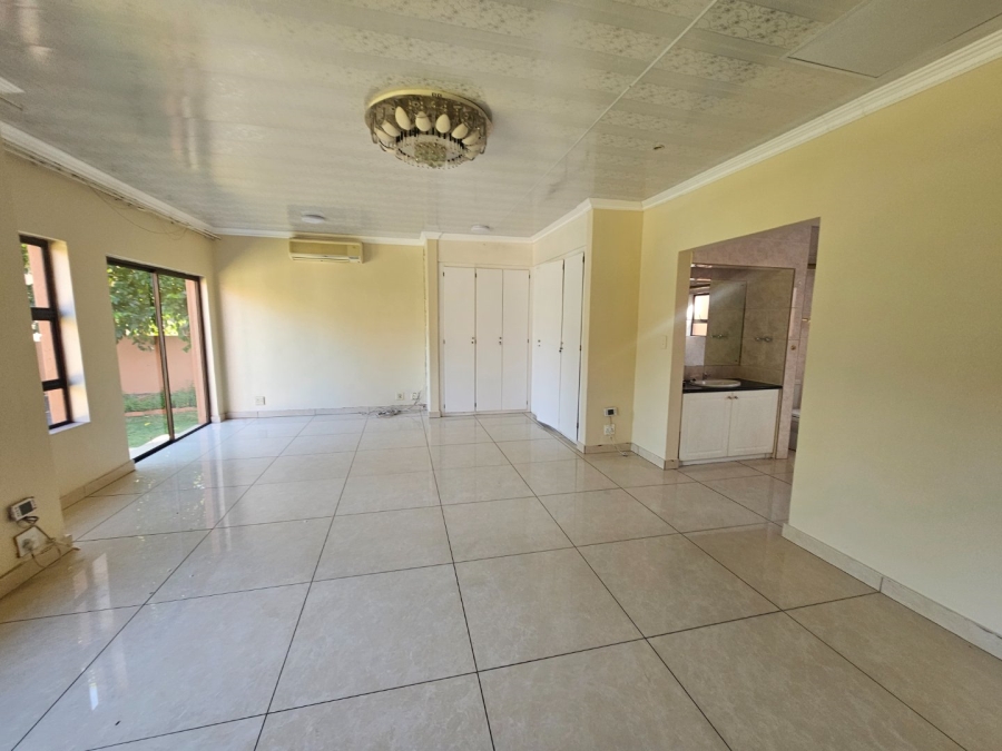 To Let 3 Bedroom Property for Rent in Eldoglen Gauteng