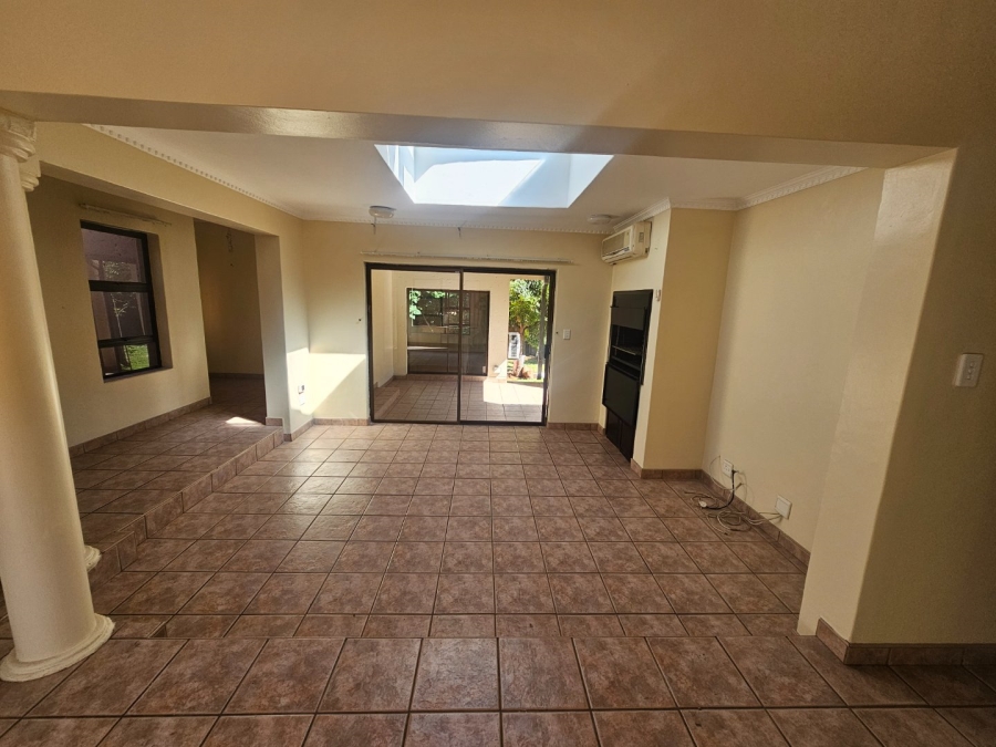 To Let 3 Bedroom Property for Rent in Eldoglen Gauteng