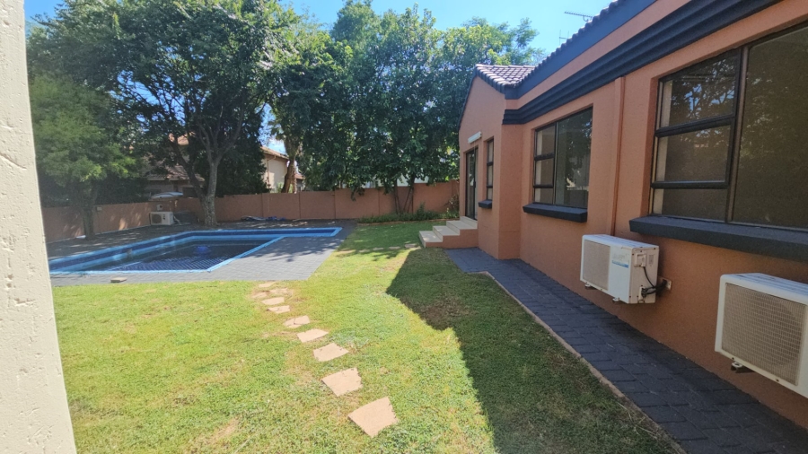 To Let 3 Bedroom Property for Rent in Eldoglen Gauteng