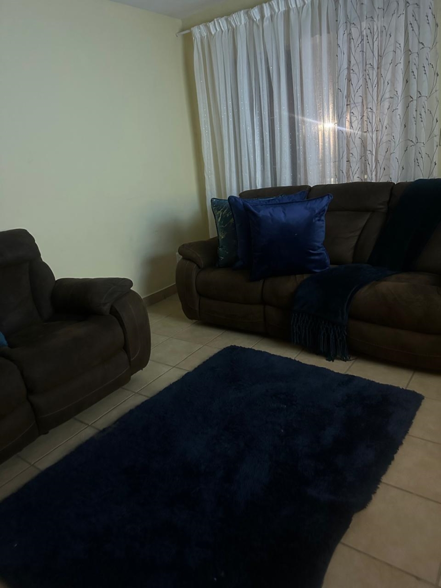 2 Bedroom Property for Sale in Meadowlands East Gauteng