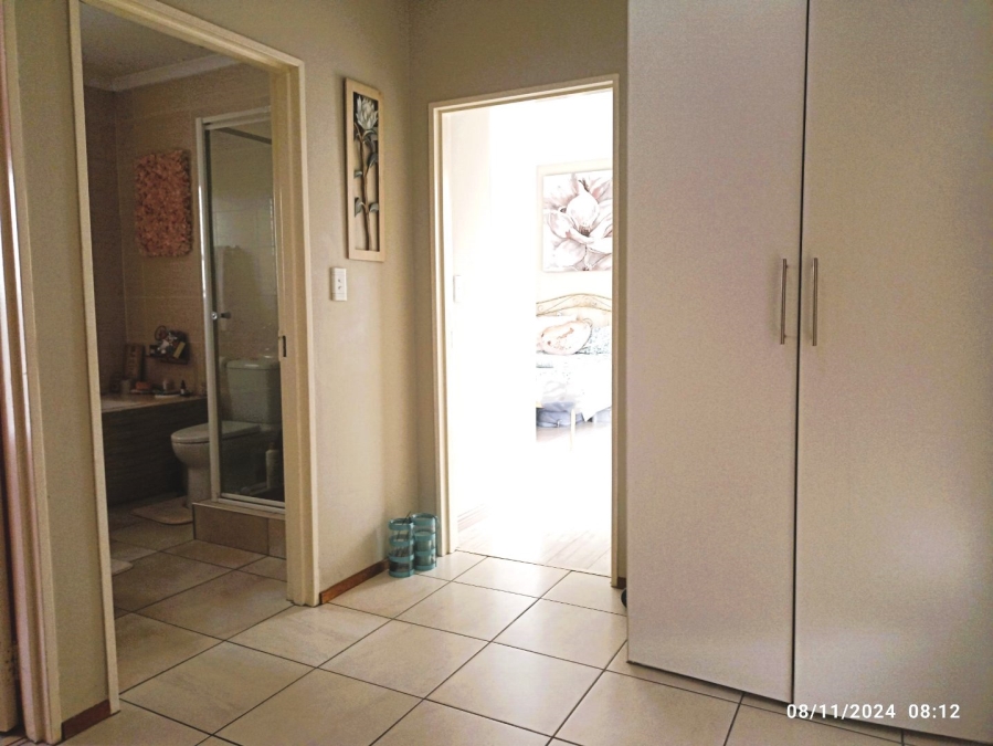 To Let 2 Bedroom Property for Rent in Sharonlea Gauteng