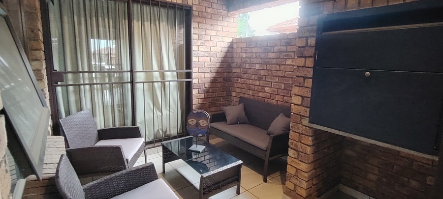 To Let 3 Bedroom Property for Rent in New Redruth Gauteng