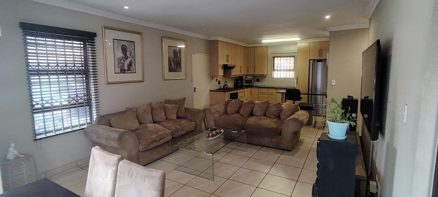 To Let 3 Bedroom Property for Rent in New Redruth Gauteng