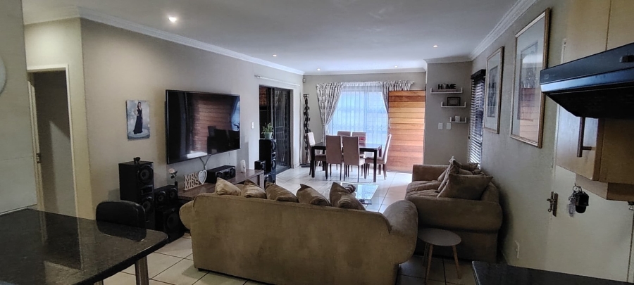 To Let 3 Bedroom Property for Rent in New Redruth Gauteng