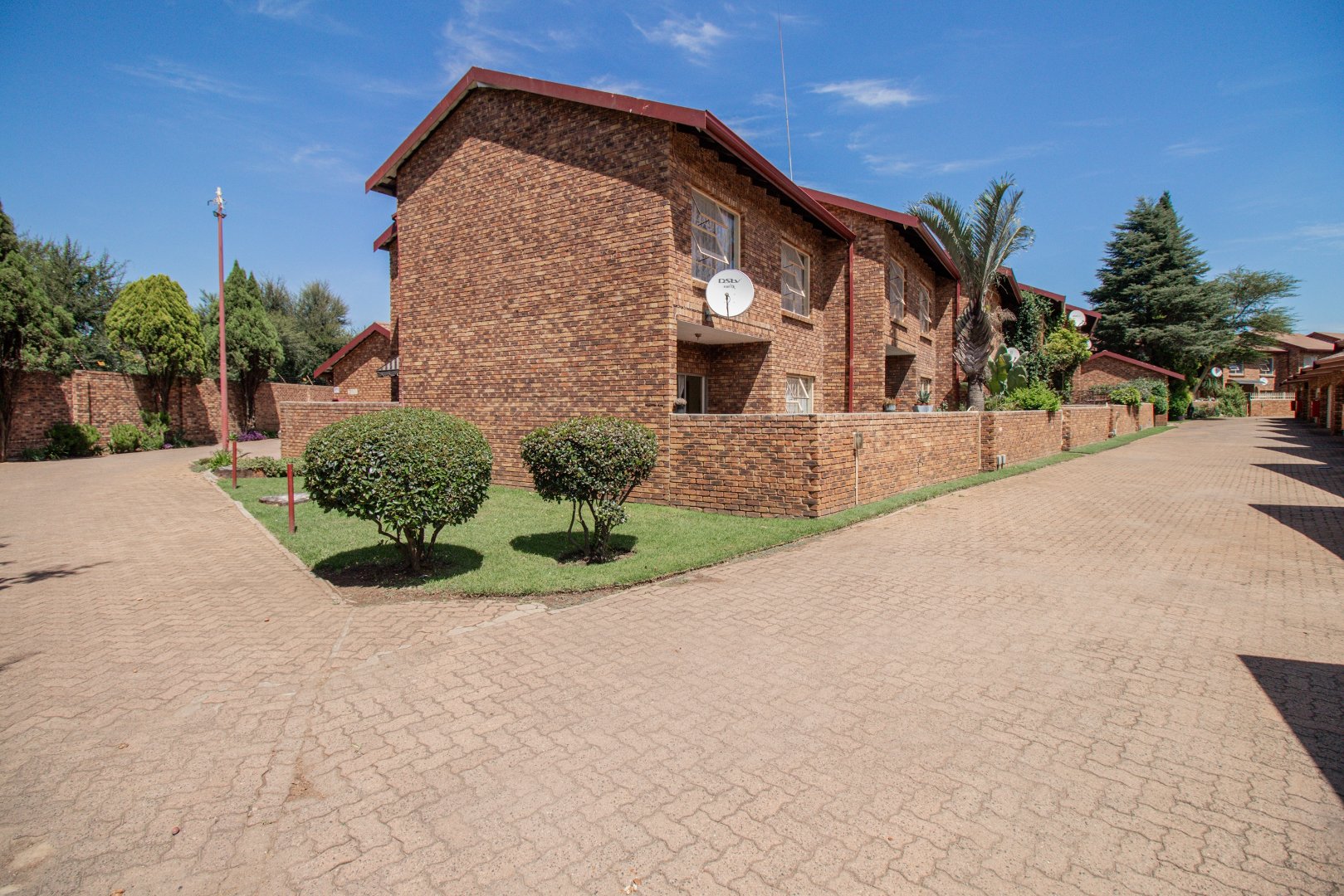 4 Bedroom Property for Sale in Bonaero Park Gauteng