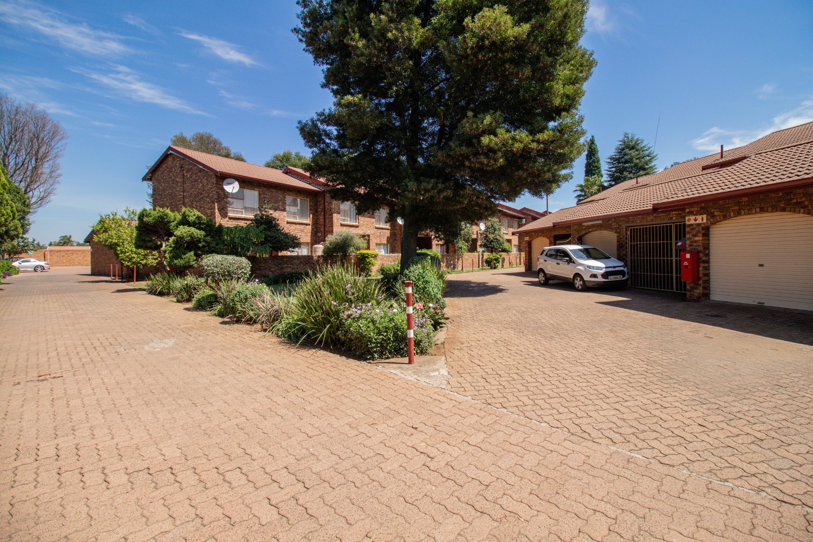 4 Bedroom Property for Sale in Bonaero Park Gauteng