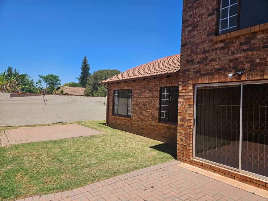 3 Bedroom Property for Sale in Weltevreden Park Gauteng