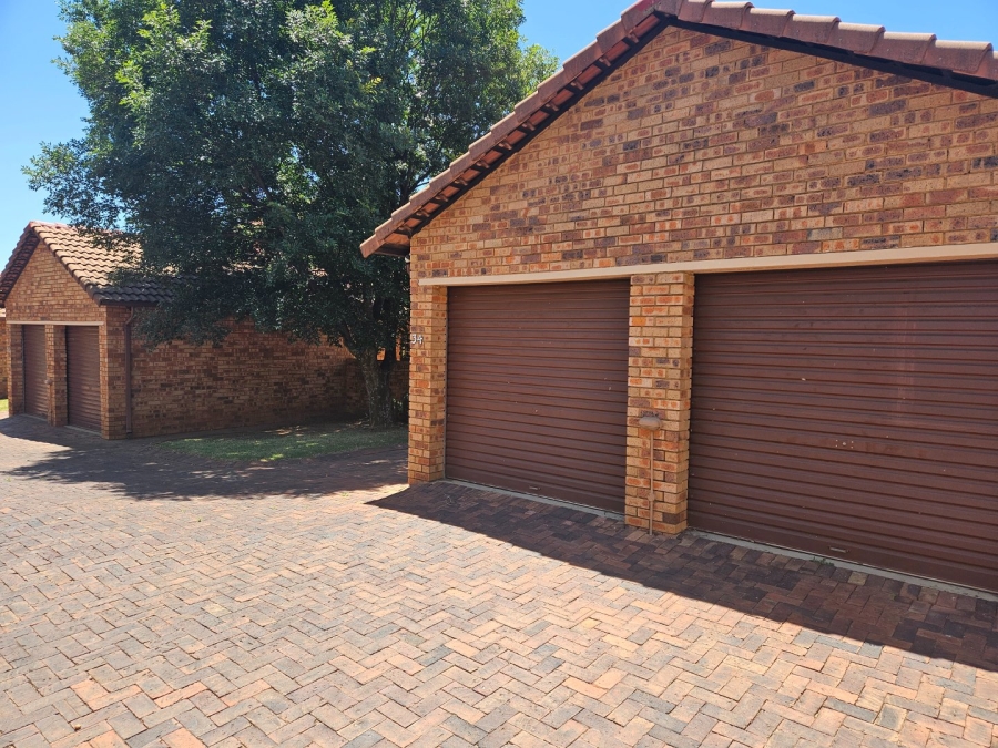 3 Bedroom Property for Sale in Weltevreden Park Gauteng