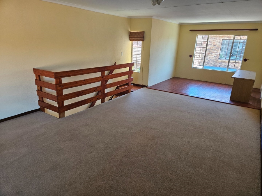 3 Bedroom Property for Sale in Weltevreden Park Gauteng